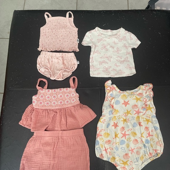 Other - Adorable Baby Clothing Set in Pink and White